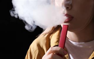 Můžete si vzít elektronickou cigaretu do letadla?